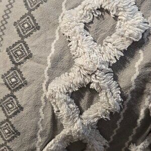 King Size Gray & White Duvet Cover | Elegant Neutral Bedding | Excellent Conditi